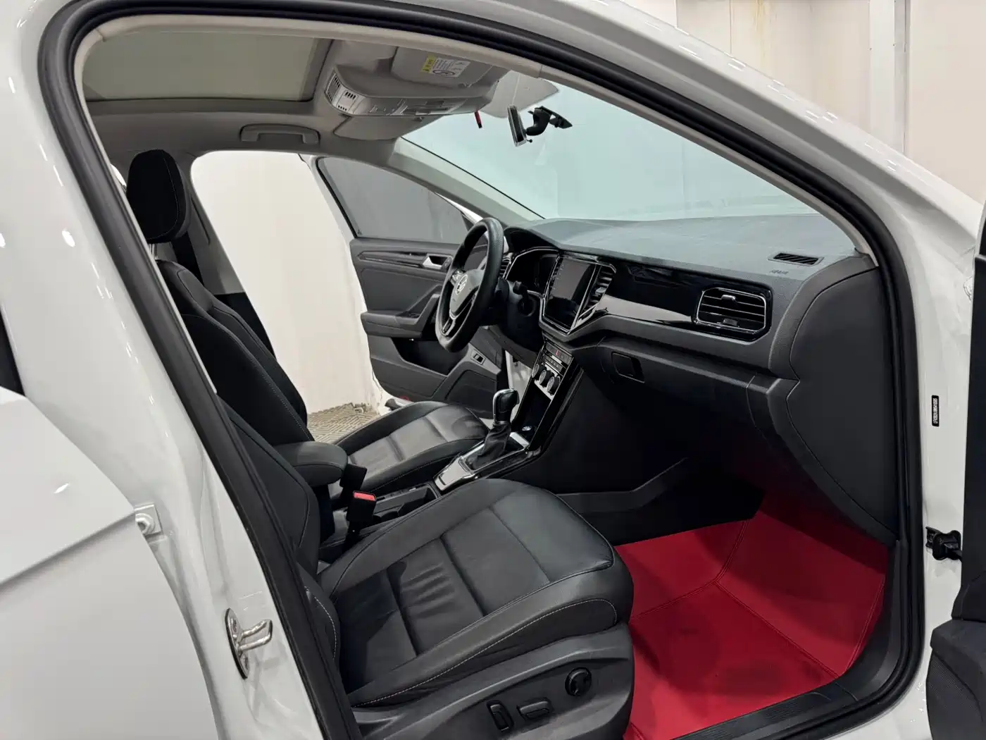 Volkswagen T-ROC 2022 280TSI DSG 2WD Comfort PLUS фото 4