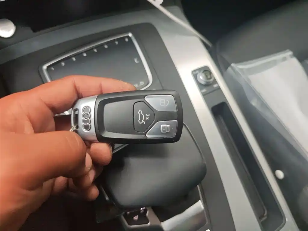 Audi Q5L 2020 Facelift 40 TFSI Honor Fashion фото 12