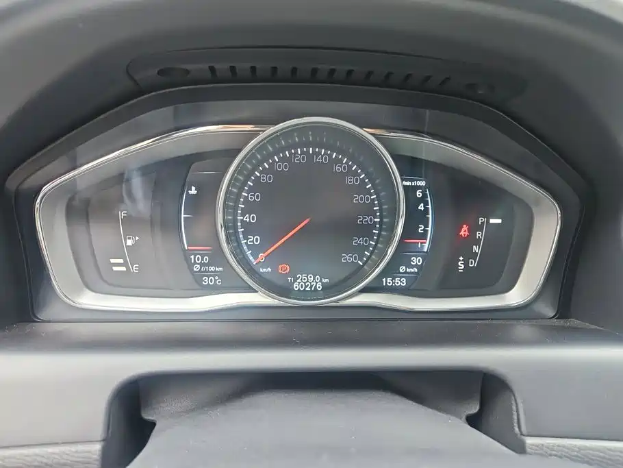 Фото 14 - Volvo XC60