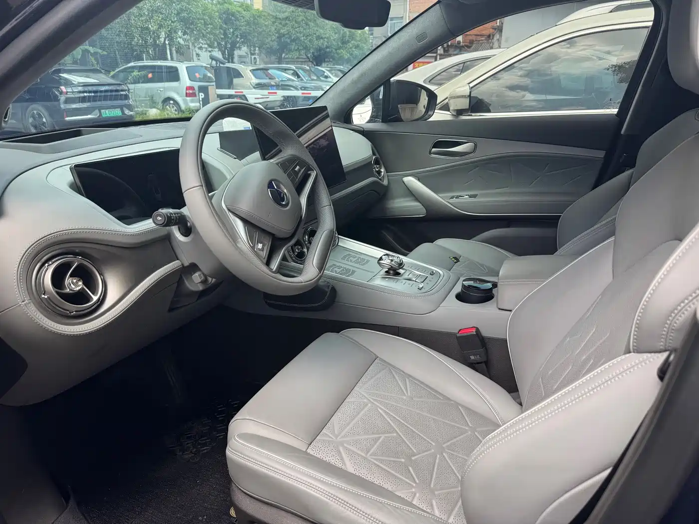 Denza N8 2024 2023 4WD Super Hybrid Flagship 6-seater