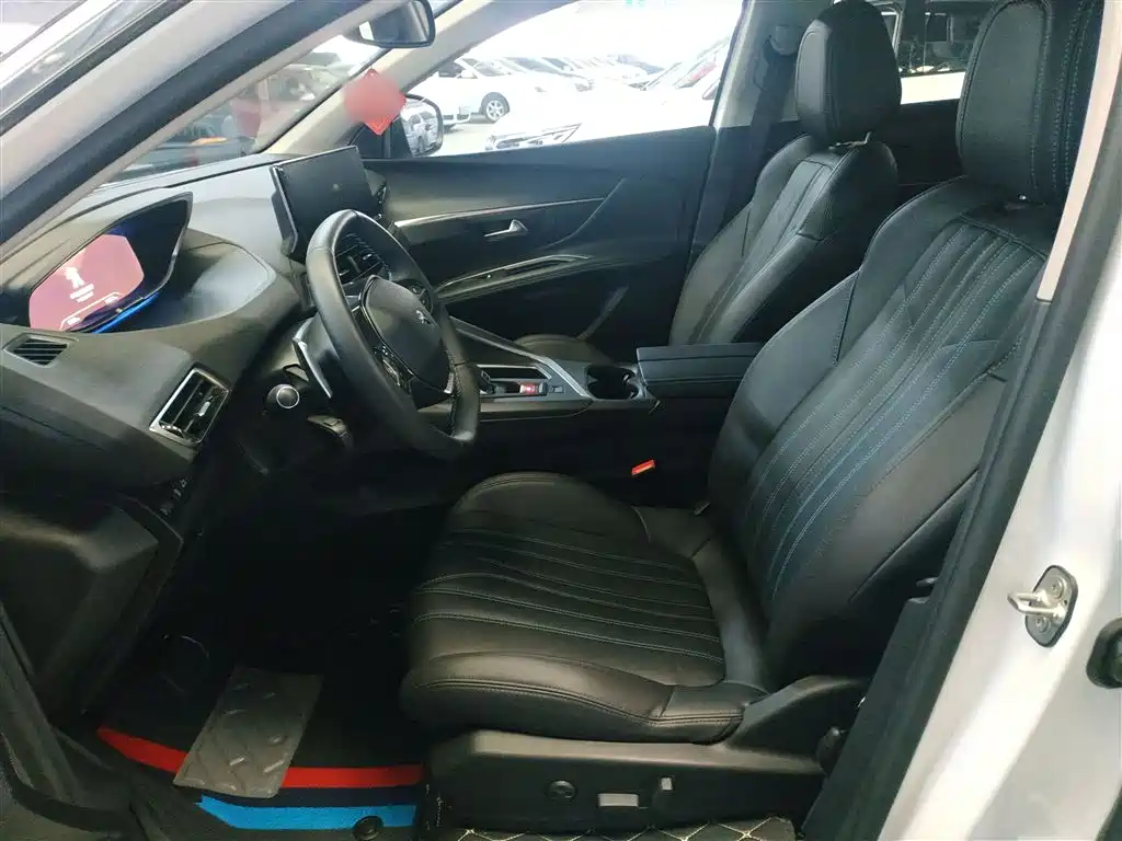 PEUGEOT 4008