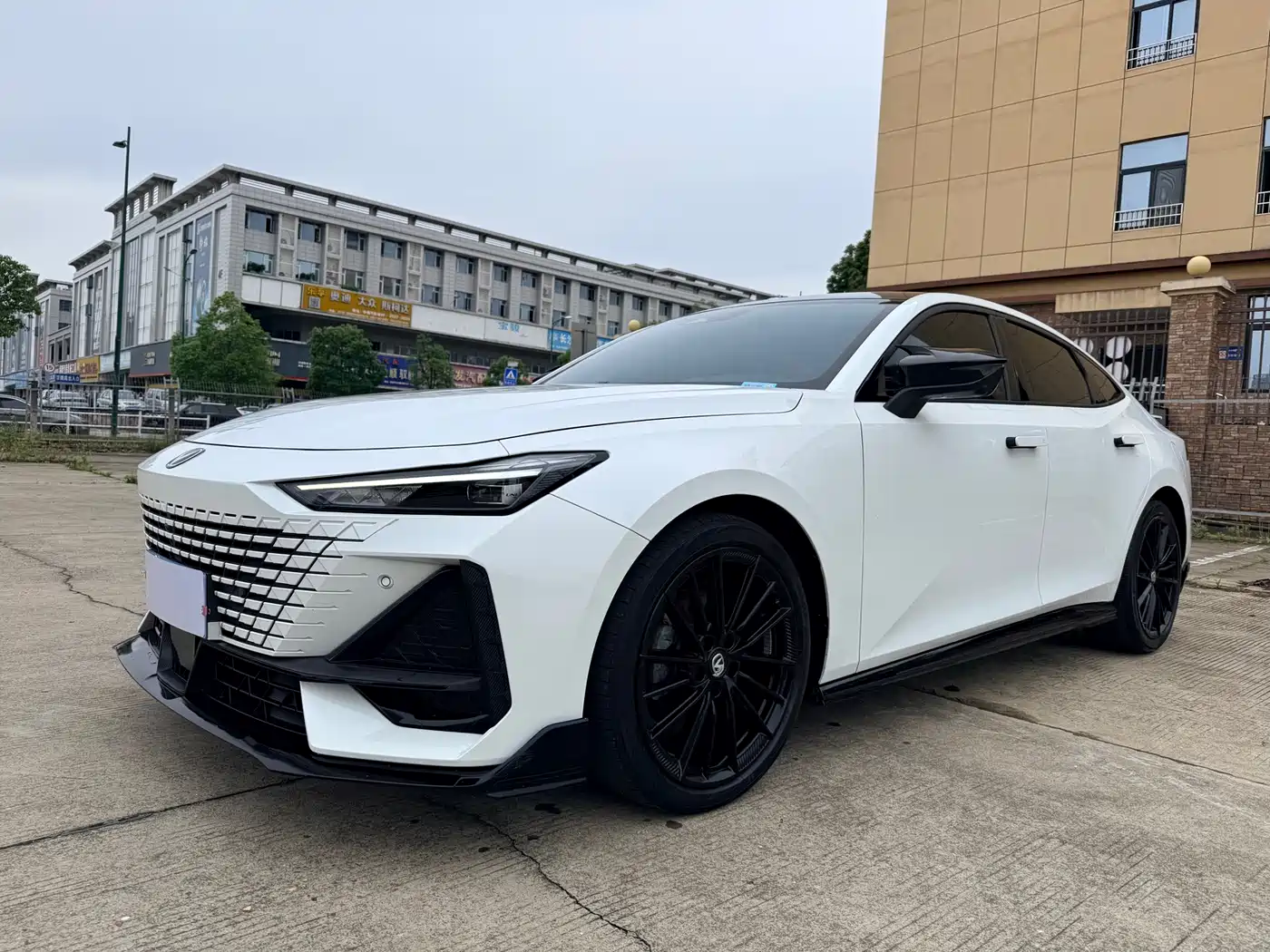 CHANGAN UNI-V