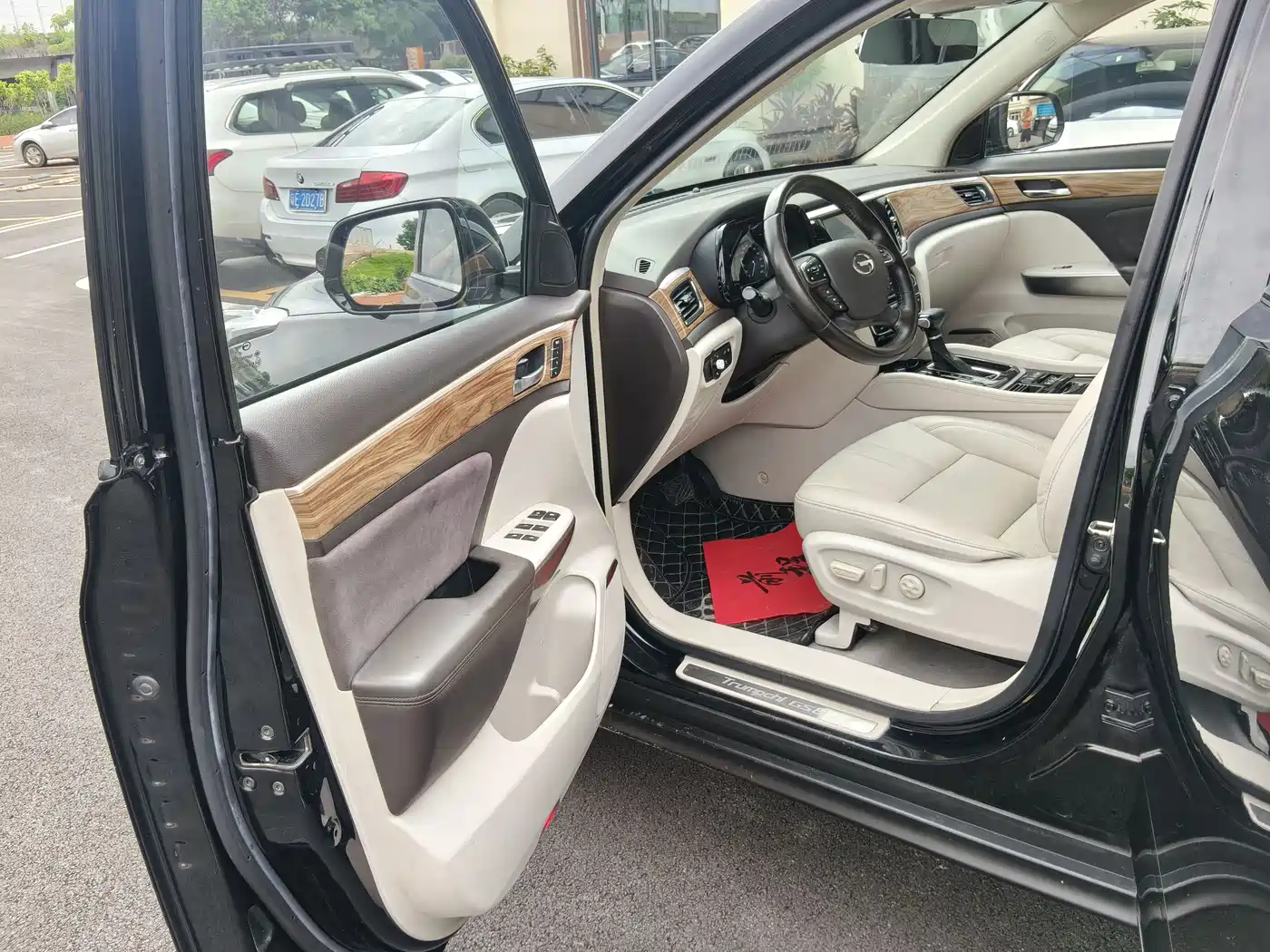GAC Trumpchi Trumpchi GS8 2017 2017 320T 2WD Luxury Smart Connect (7-seater)