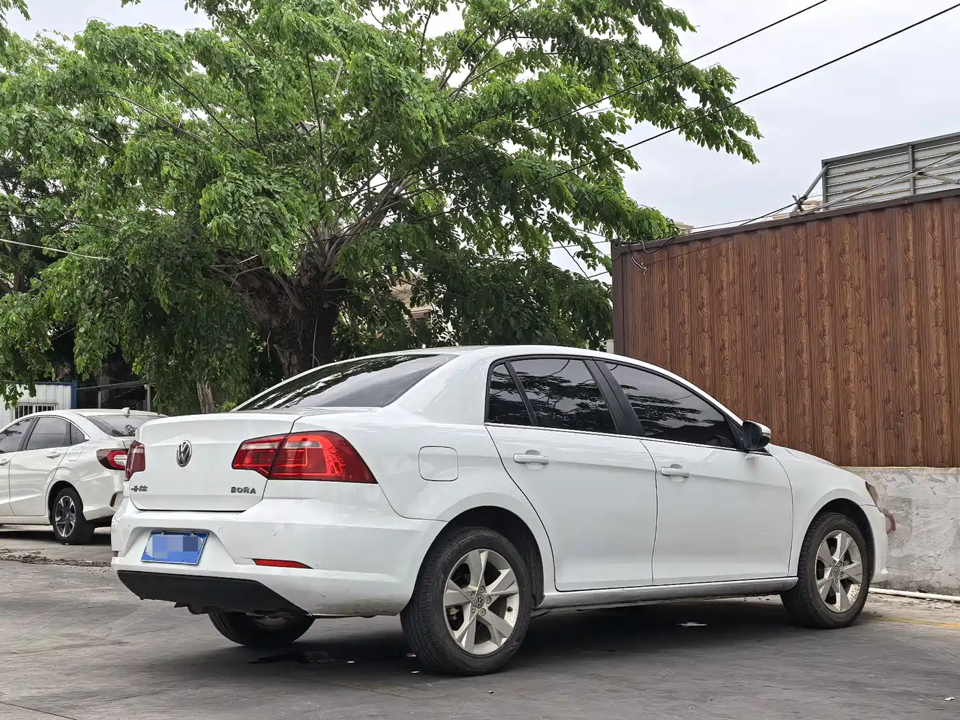 Volkswagen Bora 2014 1.6L Automatic Fashion Edition фото 9