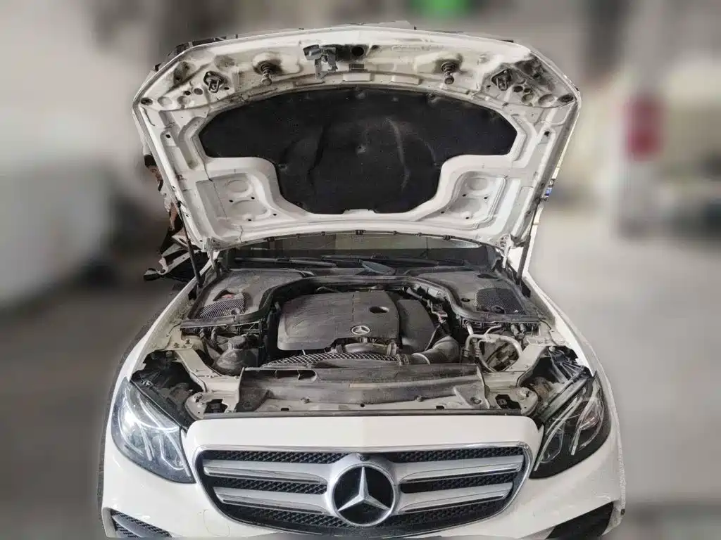 Mercedes-Benz E-Class, миниатюра 3