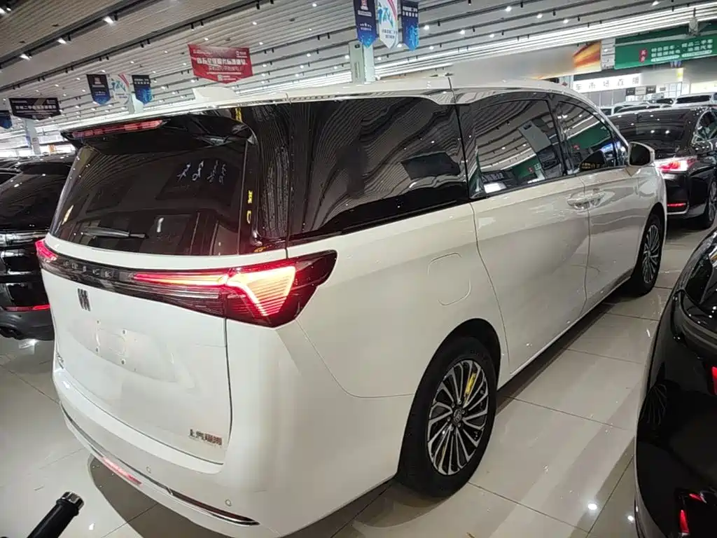 Buick GL8 New Energy 2025 2025 Landlux Smart Edition 7-seater