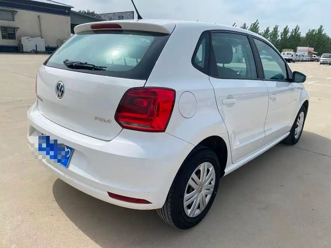 Volkswagen Polo 2016 1.4L Automatic Trend фото 6