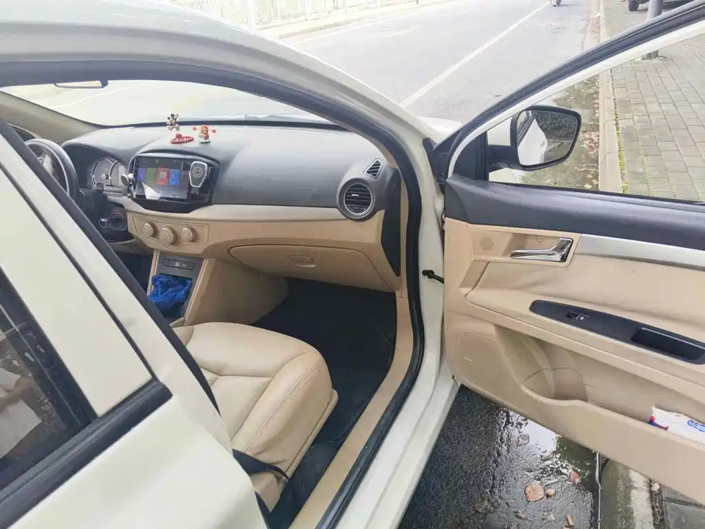 Roewe 350 2016 2015 Model 1.5L Manual Luxury Sunroof Edition
