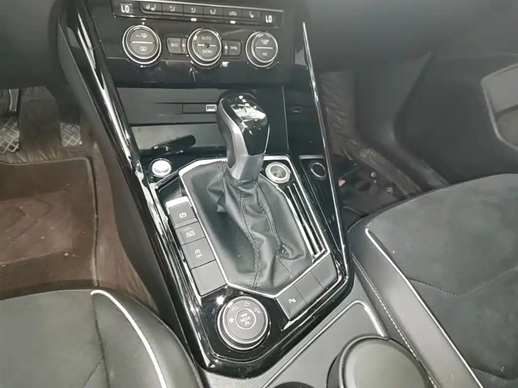 Volkswagen Tayron 2019 380TSI 4WD Premium China VI фото 14