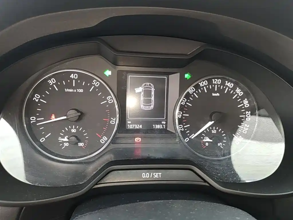 Škoda Octavia 2017 1.6L Automatic Smart Edition фото 12