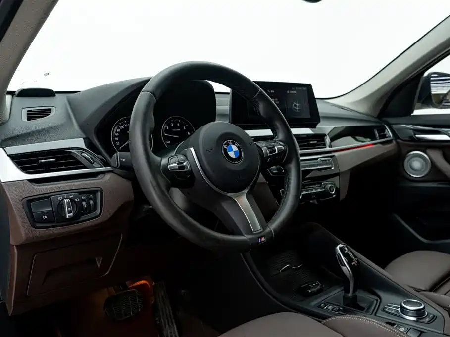 BMW X1 2021 sDrive25Li Leading фото 21