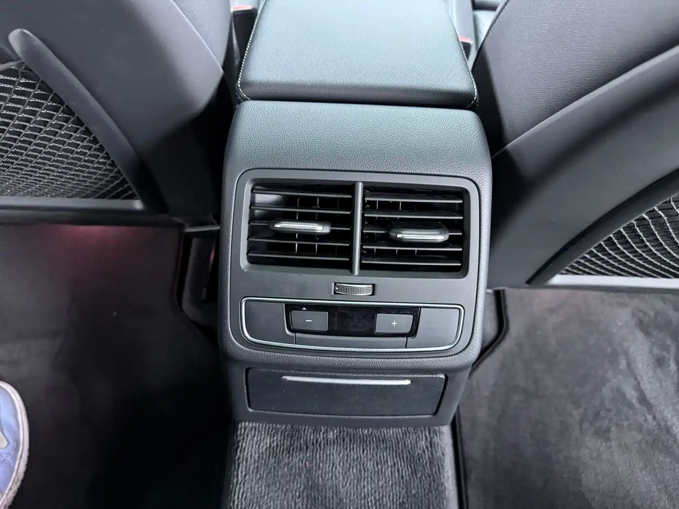 Audi A4L 2022 40 TFSI Luxury Dynamic фото 10