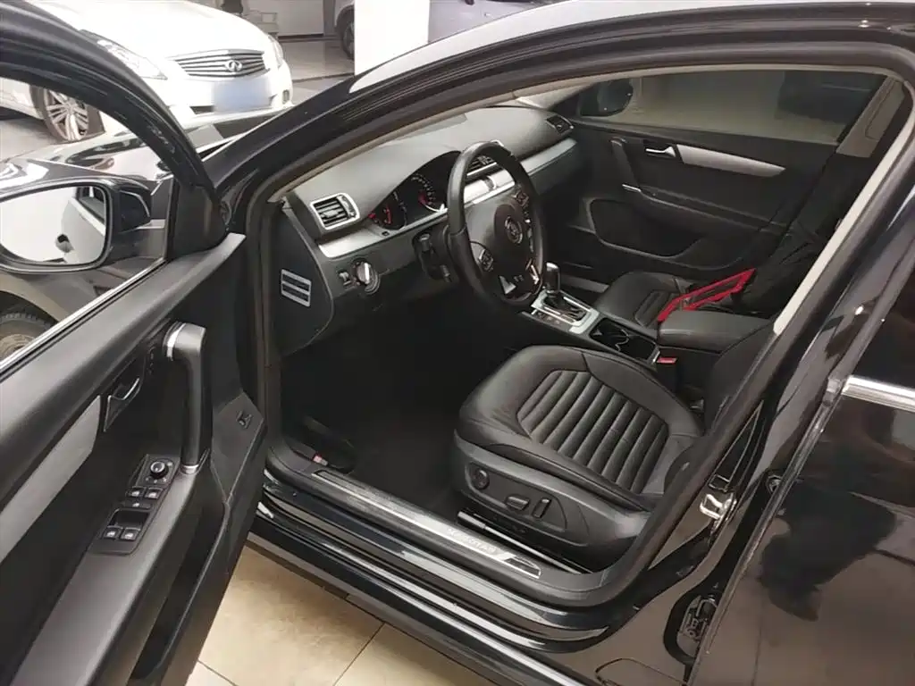 Volkswagen Magotan 2016 1.8TSI Smart Leading фото 16
