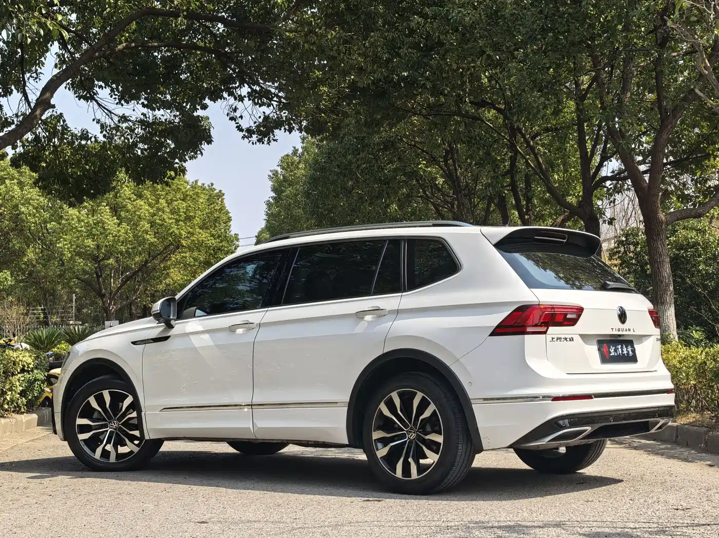 Volkswagen Tiguan L 2021 330TSI Automatic 2WD R-Line Premium фото 5