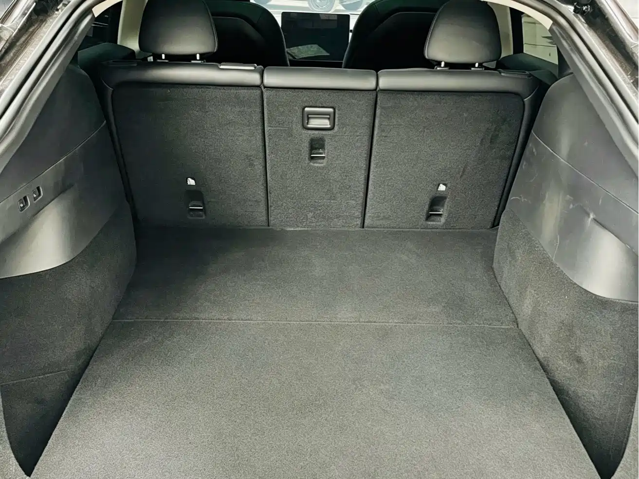 Фото 17 - Tesla Model Y