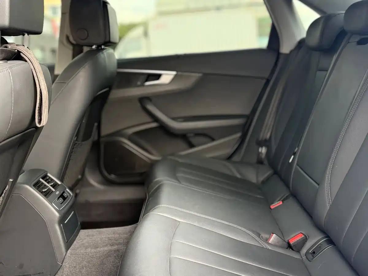 Audi A4L 2022 40 TFSI Luxury Elegance фото 20