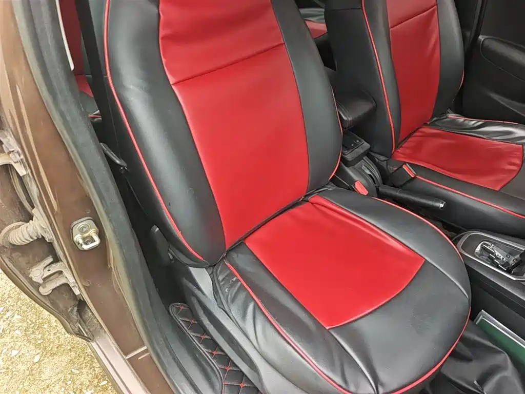 Peugeot 301 2014 1.6L Automatic Comfort Edition фото 25