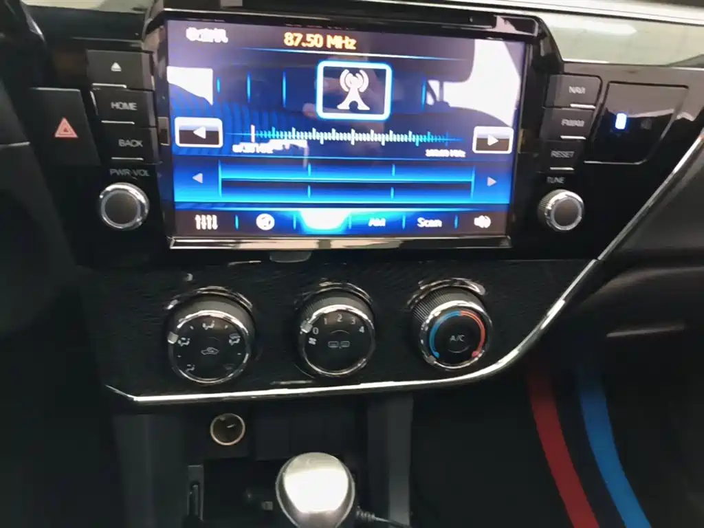 Toyota Corolla 2014 1.6L CVT GL-i Leather Edition фото 13
