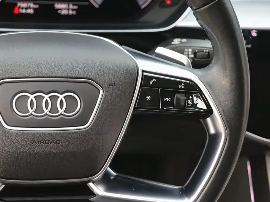 Audi A8 2022 A8L 50 TFSI quattro Comfort Collector's Edition фото 17