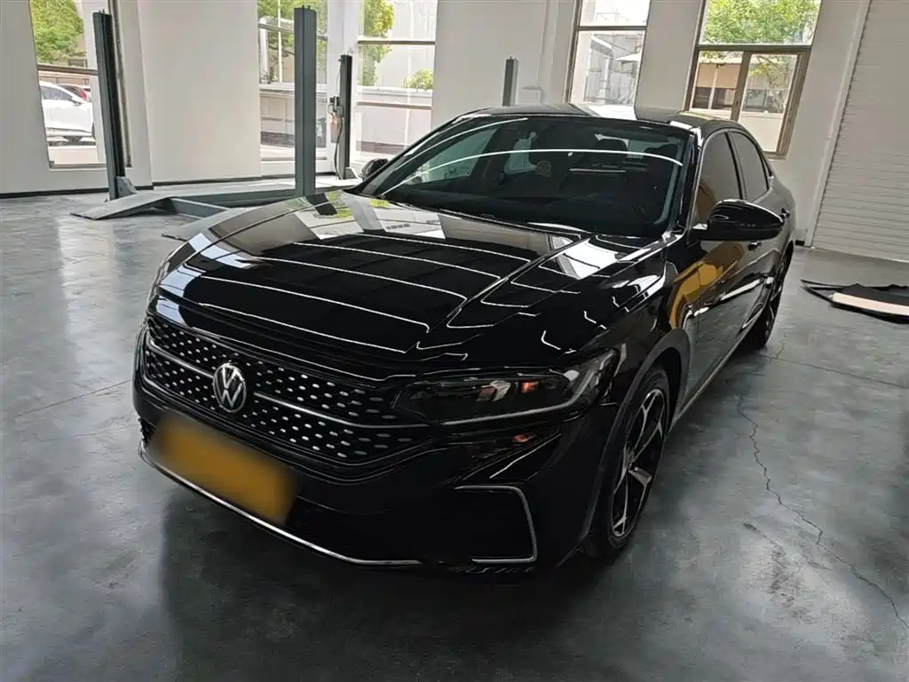 Volkswagen Passat 2023 Facelift 330TSI Starlight Elite Edition