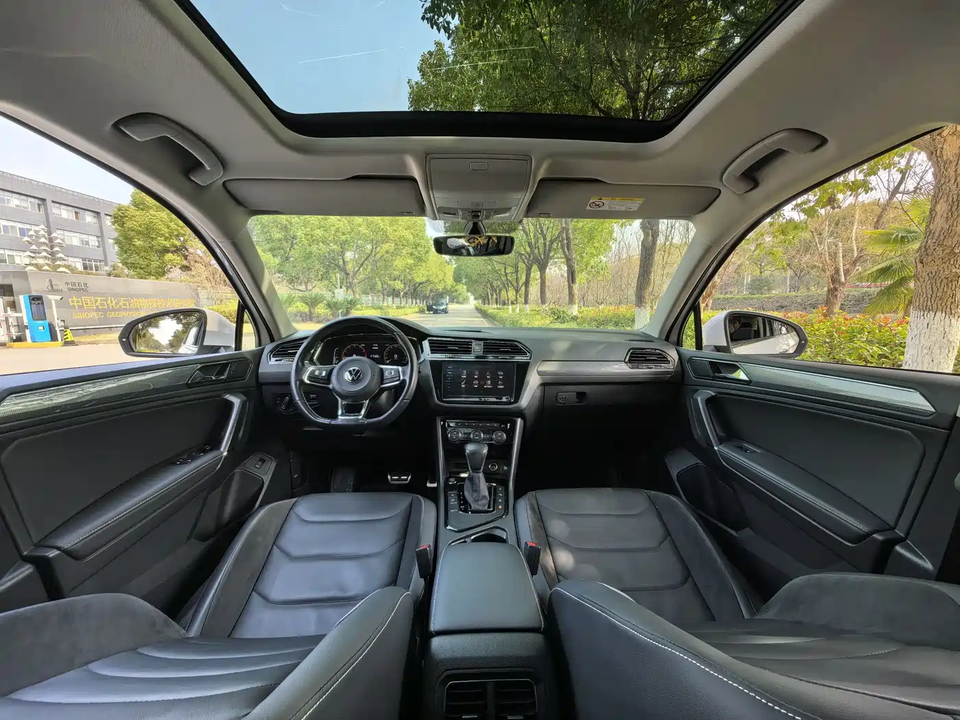 Volkswagen Tiguan L 2021 330TSI Automatic 2WD R-Line Premium фото 13