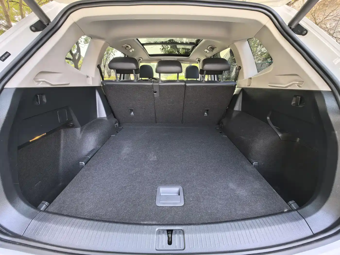 Volkswagen Tiguan L 2021 330TSI Automatic 2WD R-Line Premium фото 28