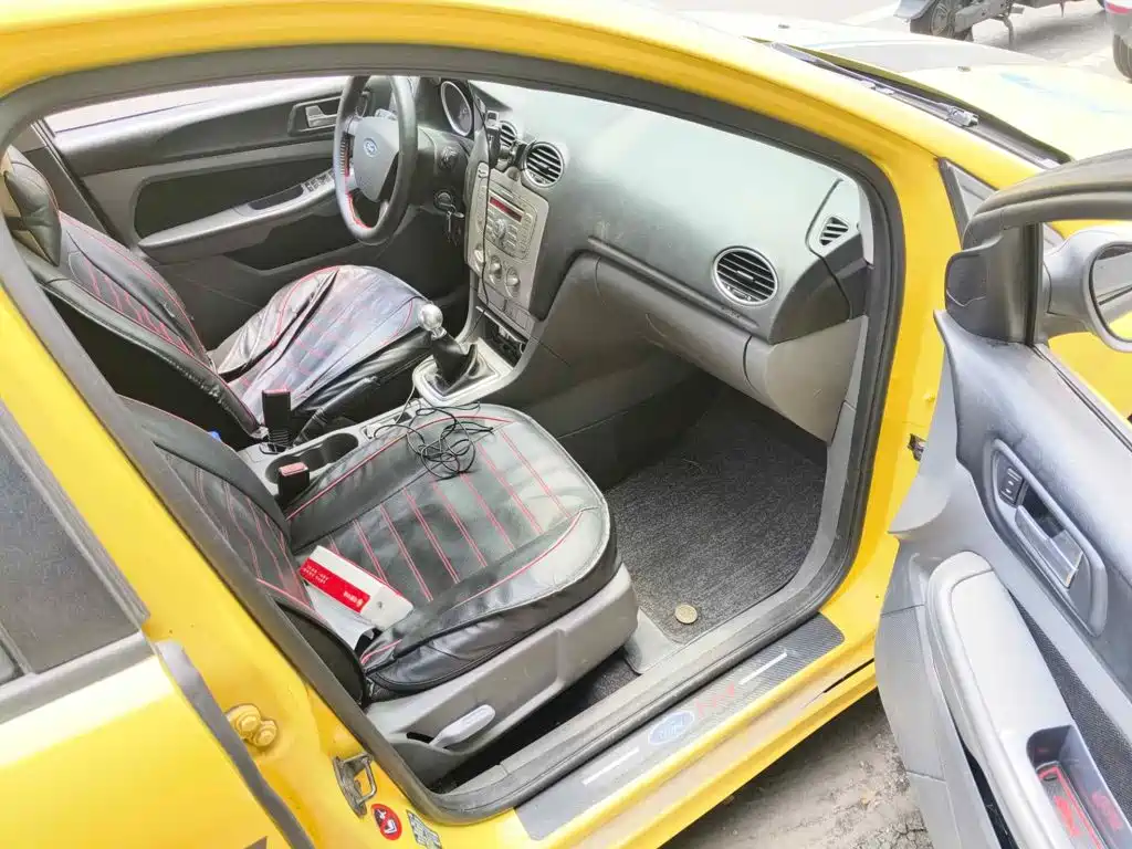 Photo 13 - Ford Focus