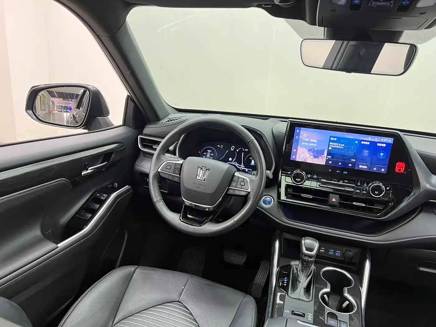 Toyota Crown Kluger 2023 2.5L HEV AWD Premium Edition фото 15