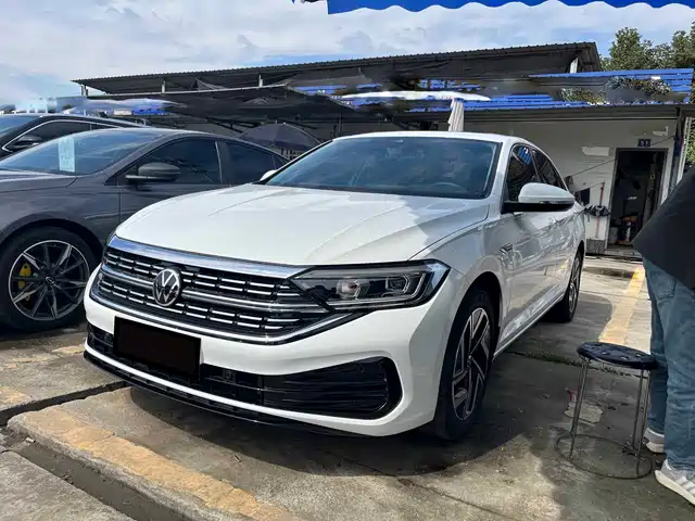 Volkswagen Sagitar 2023 300TSI DSG Surpassing Edition