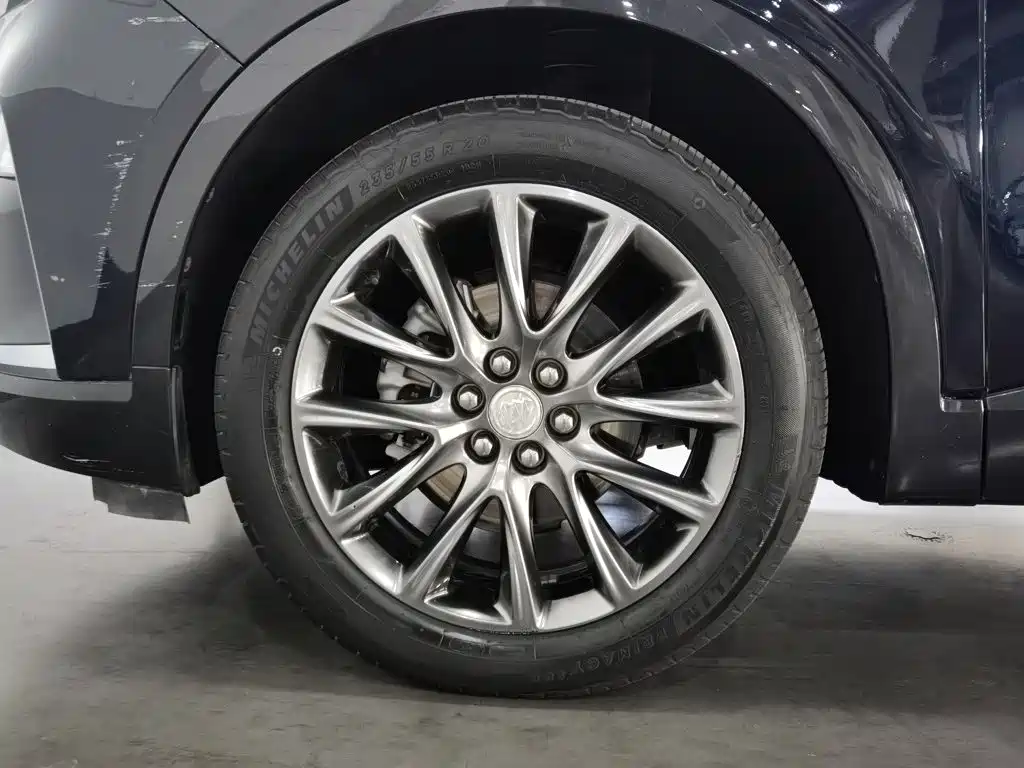 Фото 17 - Buick Enclave