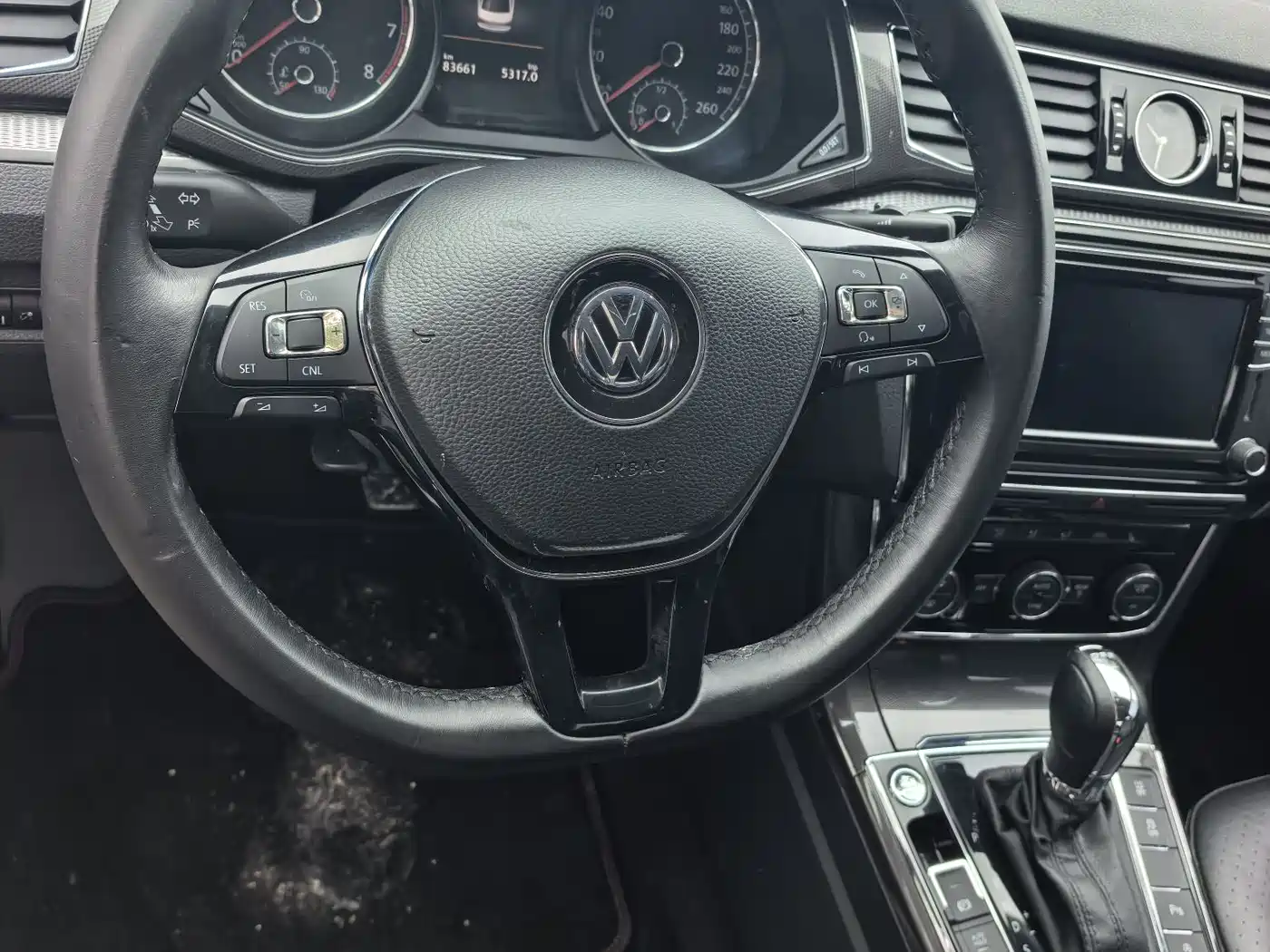 Volkswagen Passat 2017 330TSI DSG Luxury фото 7