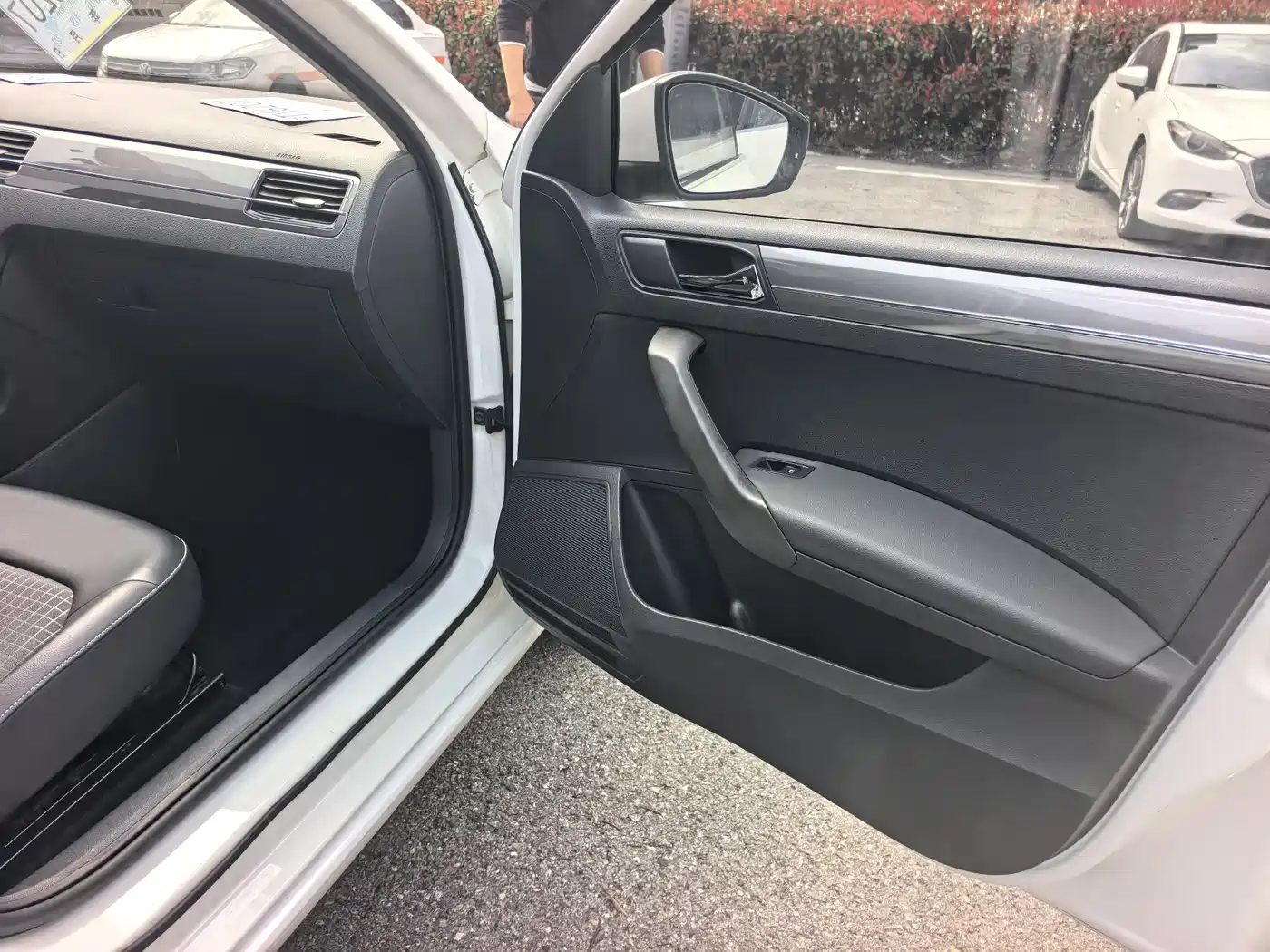 Volkswagen Santana 2016 1.6L Automatic Comfort Edition фото 15