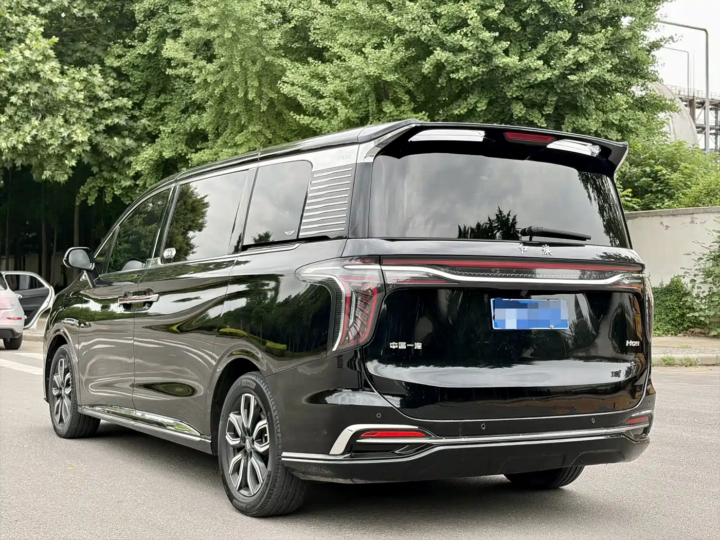 Hongqi HQ9 2023 2.0T Smart Connect Flag Joy Edition фото 7