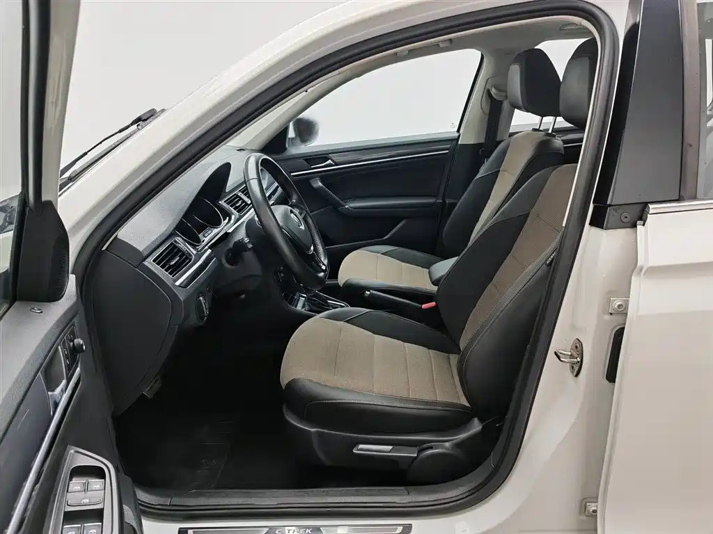Volkswagen C-TREK 2018 1.5L Automatic Comfort фото 10