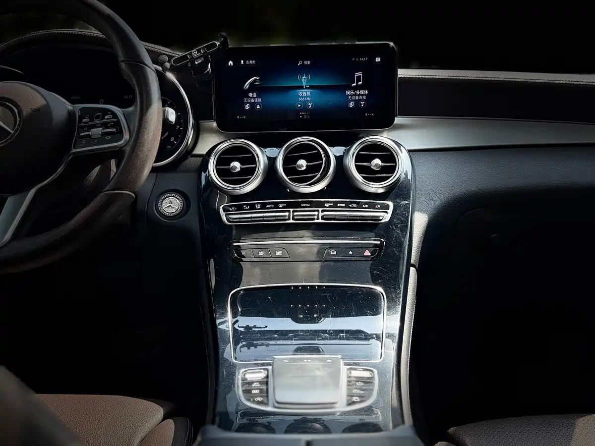 Mercedes-Benz GLC 2020 Facelift GLC 260 L 4MATIC Dynamic фото 15