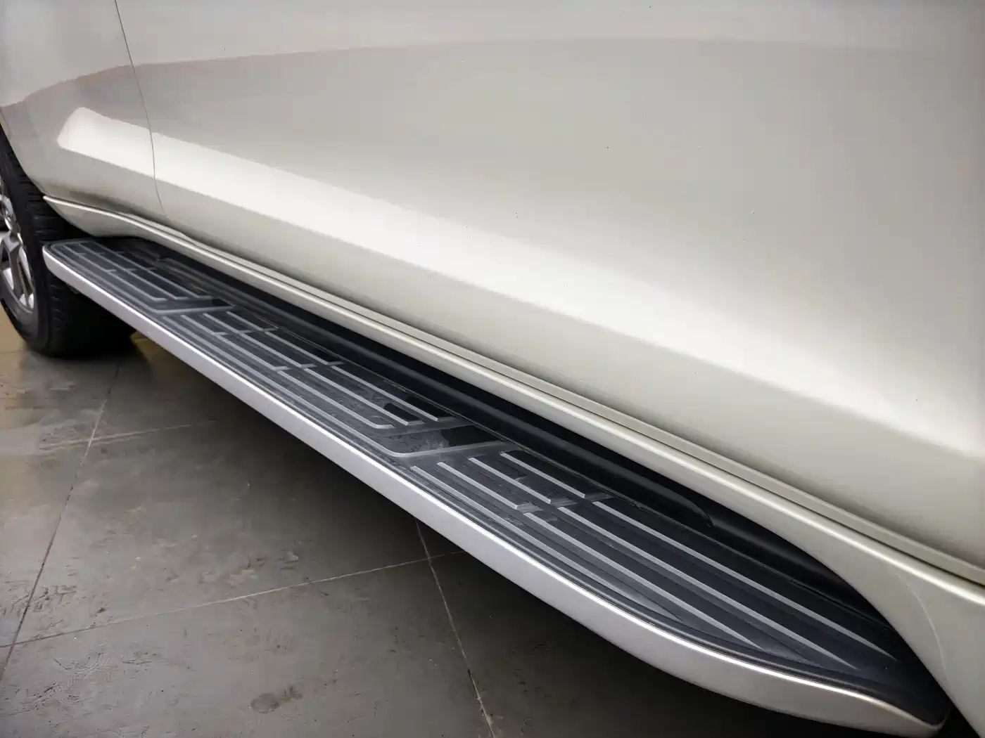 Toyota Prado 2020 2019 3.5L Automatic TX-L Zunxiang Edition with Rear-mounted Spare Tire