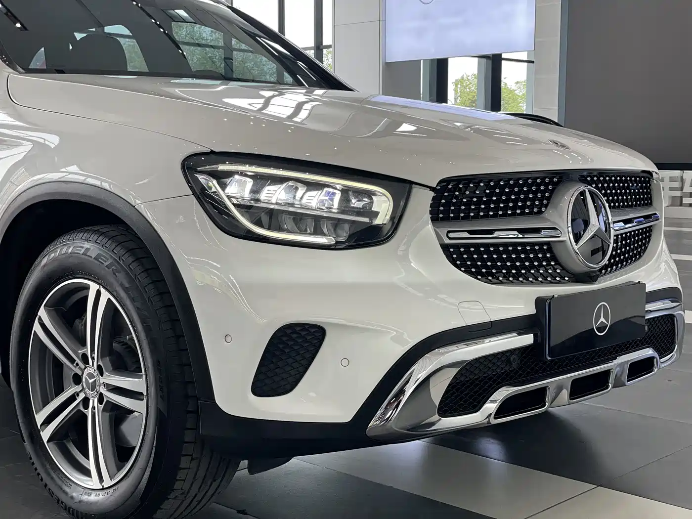 MERCEDES-BENZ GLC
