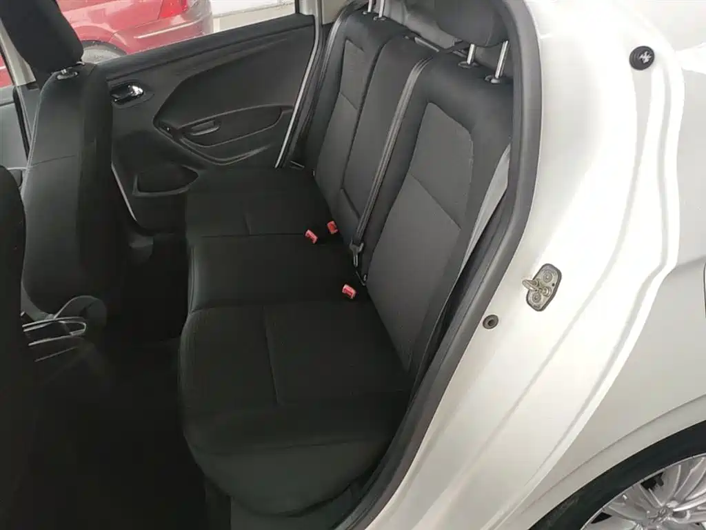 Peugeot 301 2014 1.6L Manual Luxury Edition фото 17
