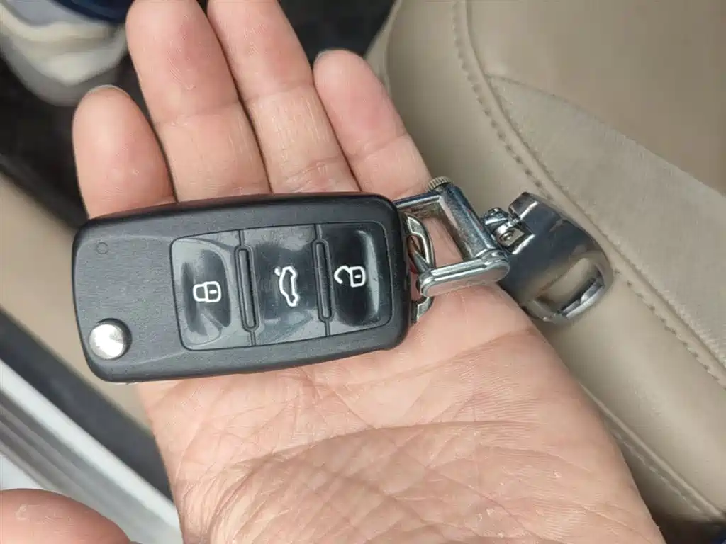 Volkswagen Bora 2014 1.6L Automatic Comfort Edition фото 9