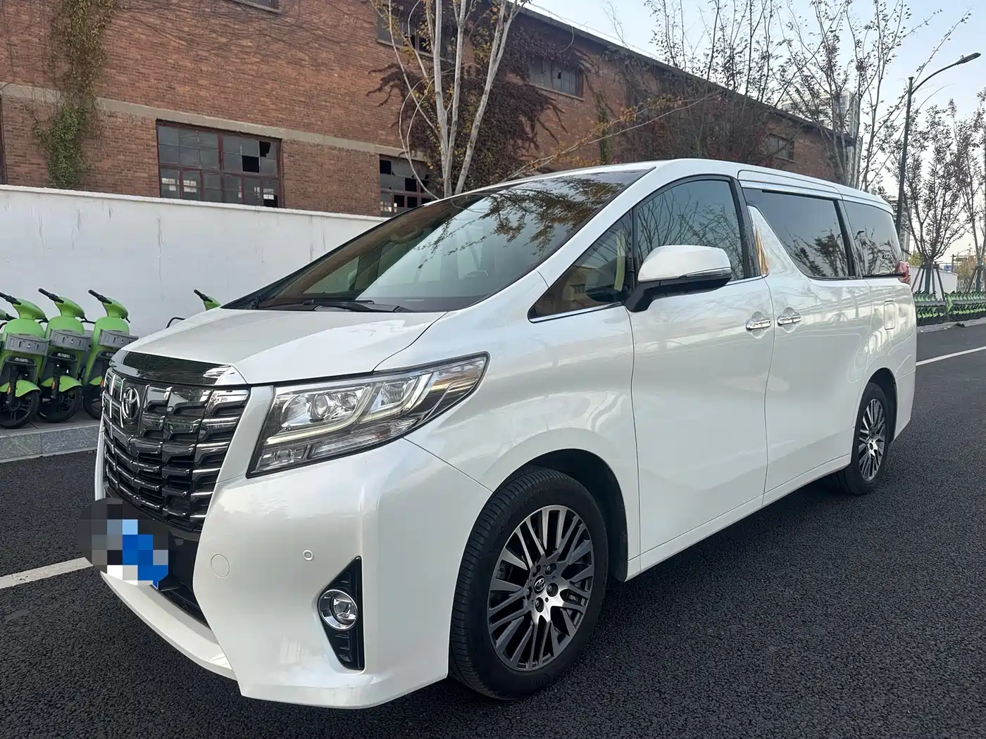 Toyota Alphard 2015 3.5L Premium Edition фото 2