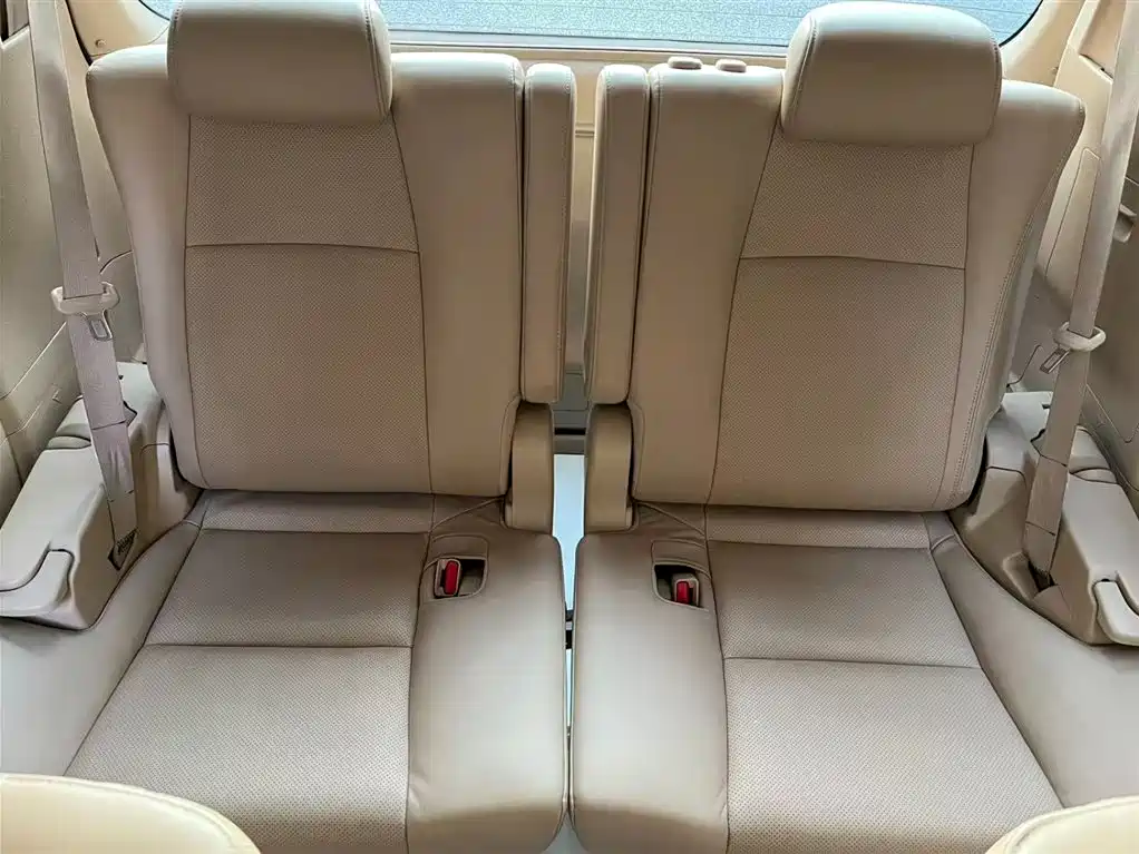 Toyota Alphard фото 10