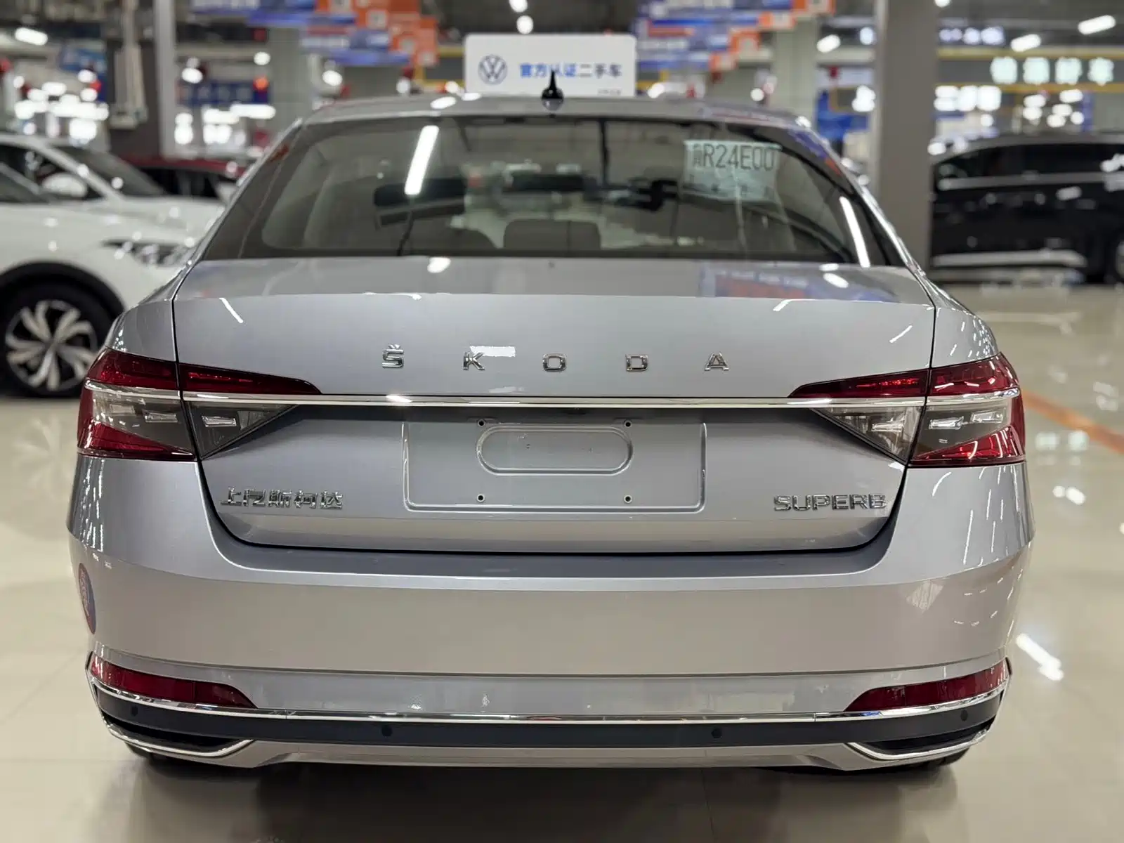 Фото 7 - Škoda Superb
