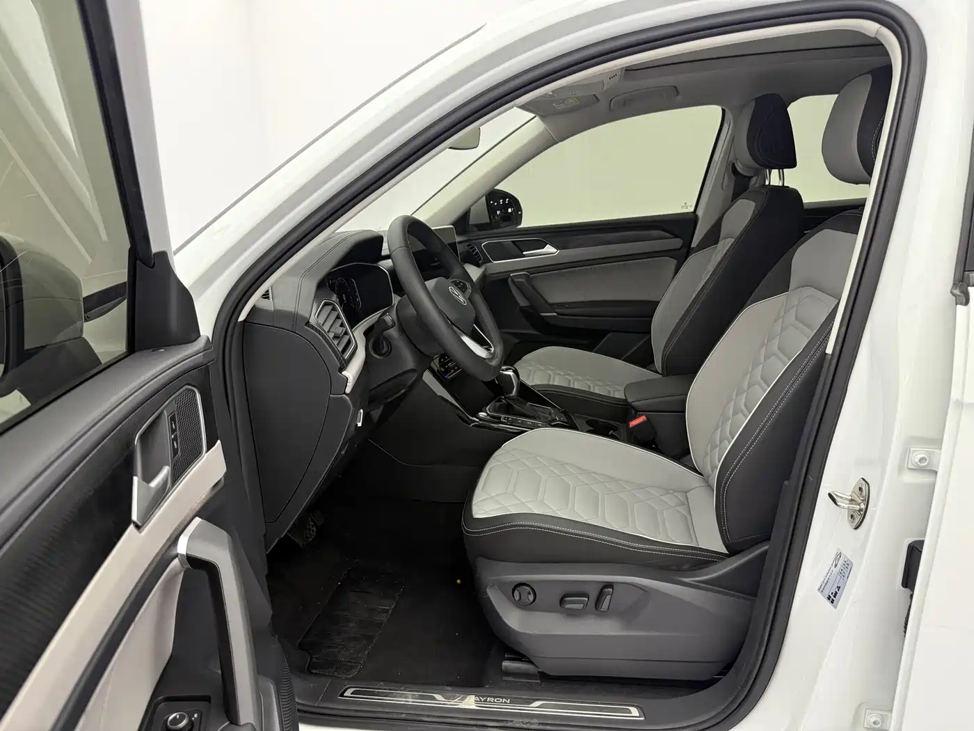 Volkswagen Tayron 2023 280TSI 2WD Luxury Plus Advanced Edition фото 21