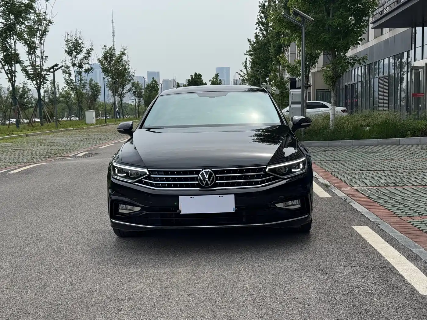 Volkswagen Magotan 2023 2 Million Units Anniversary Edition 330TSI DSG Leading Type фото 2
