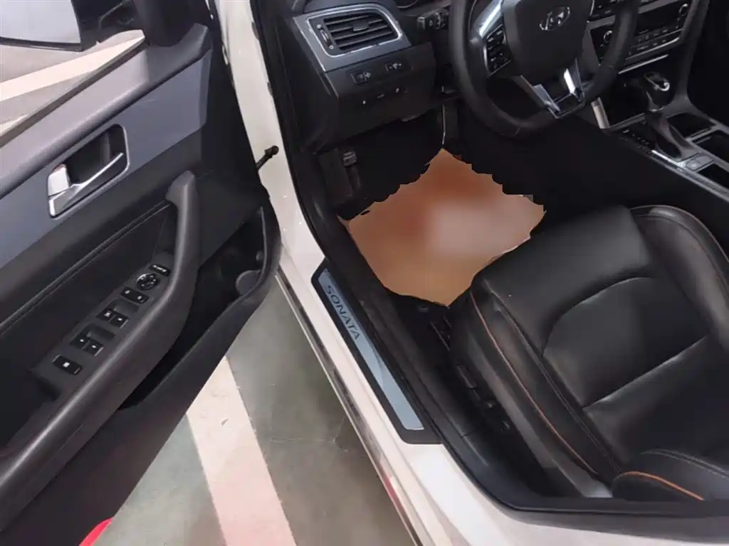 Hyundai Sonata 2015 1.6T GLS Smart фото 16