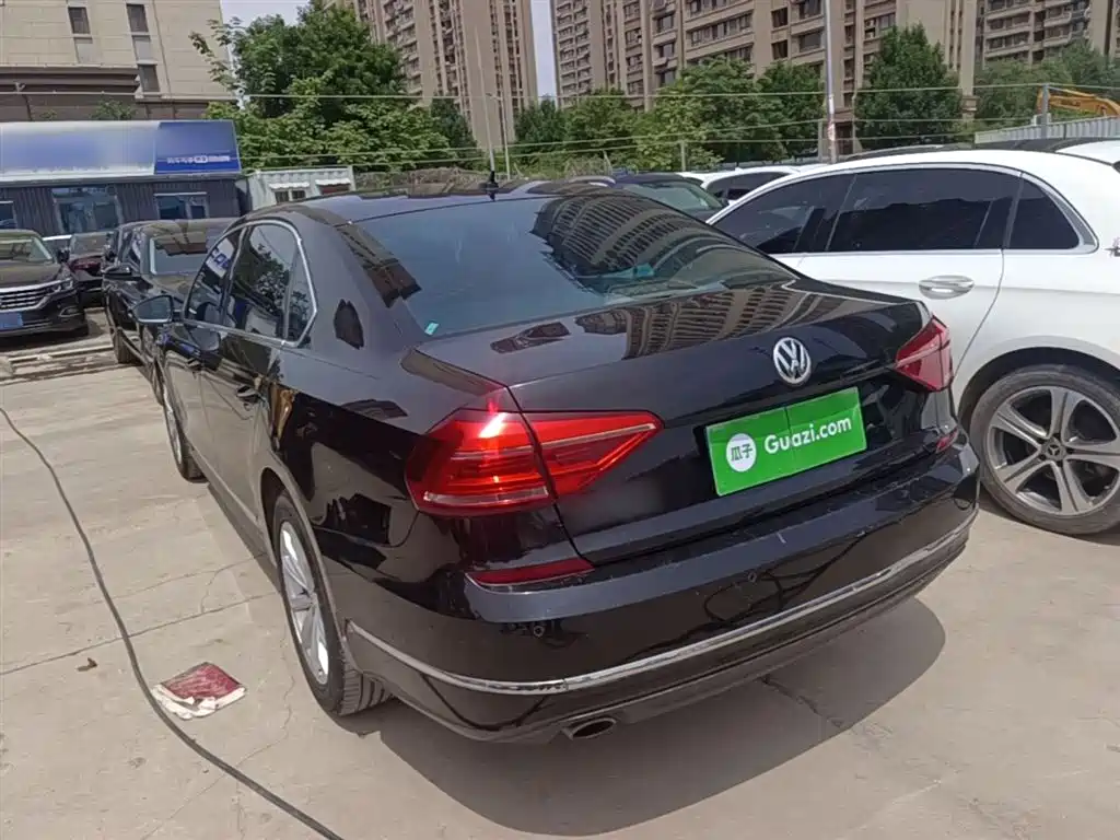 Volkswagen Passat 2017 330TSI DSG Prestige фото 5