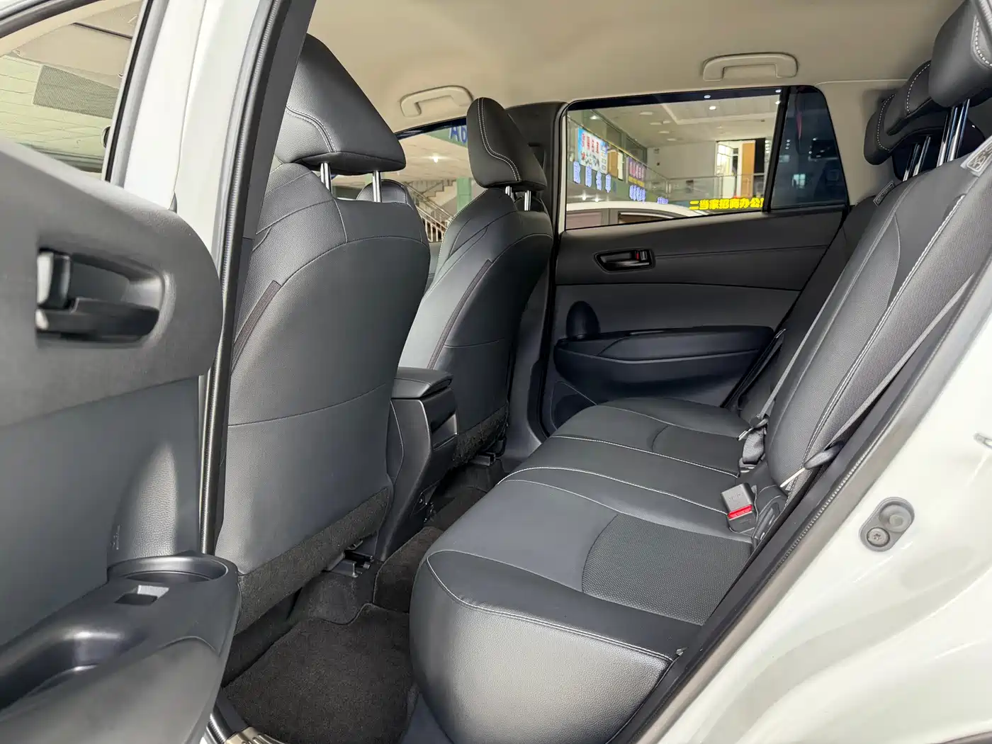 Toyota Frontlander 2024 2.0L CVT Elite Plus Edition фото 6
