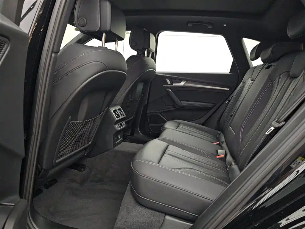 Audi Q5L 2024 Model 45 TFSI Luxury Dynamic фото 9