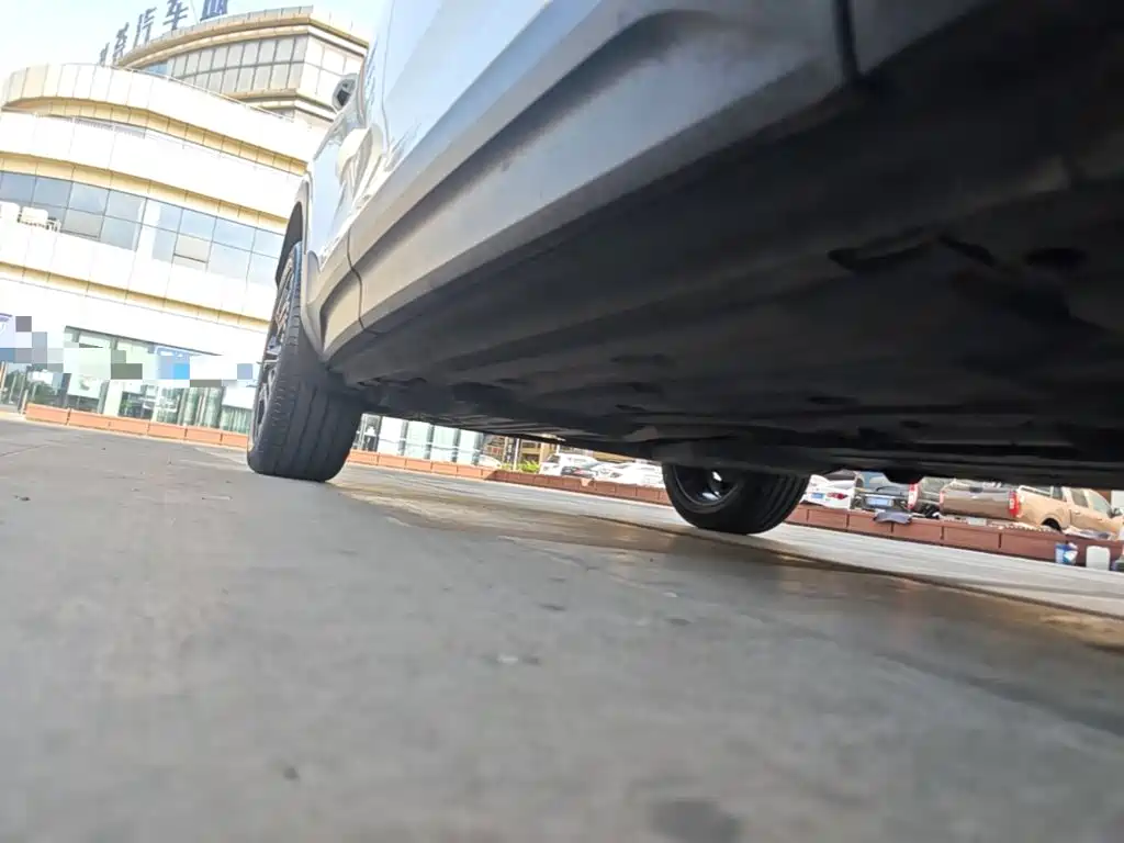 Фото 21 - Volvo XC40