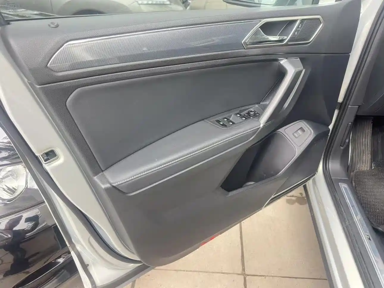 Volkswagen Tiguan L 2019 380TSI Automatic 4WD R-Line Flagship 7-Seater China VI фото 13